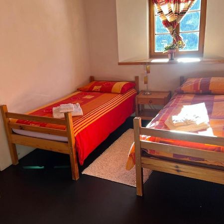 Chasa Crusch Hotel Sent Buitenkant foto