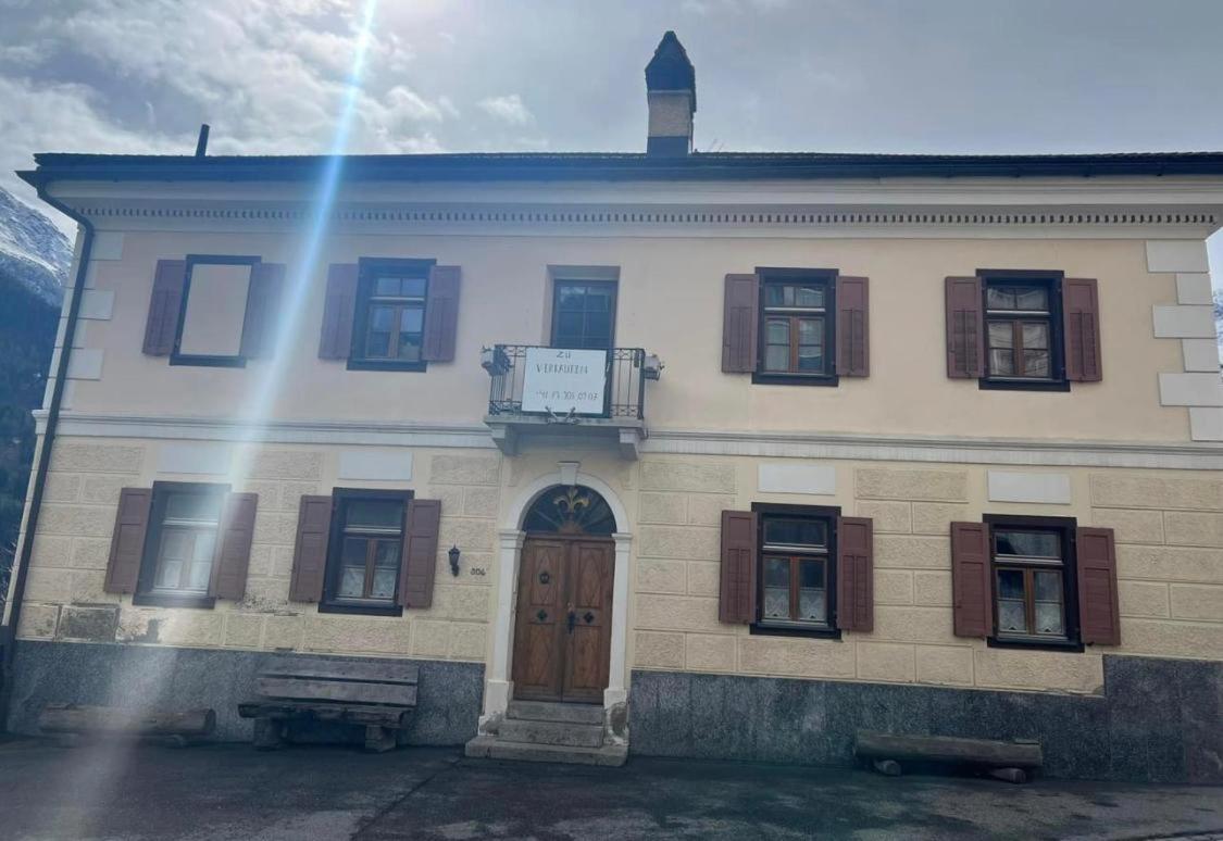 Chasa Crusch Hotel Sent Buitenkant foto